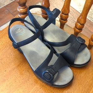 Dansko Sandi Sandals